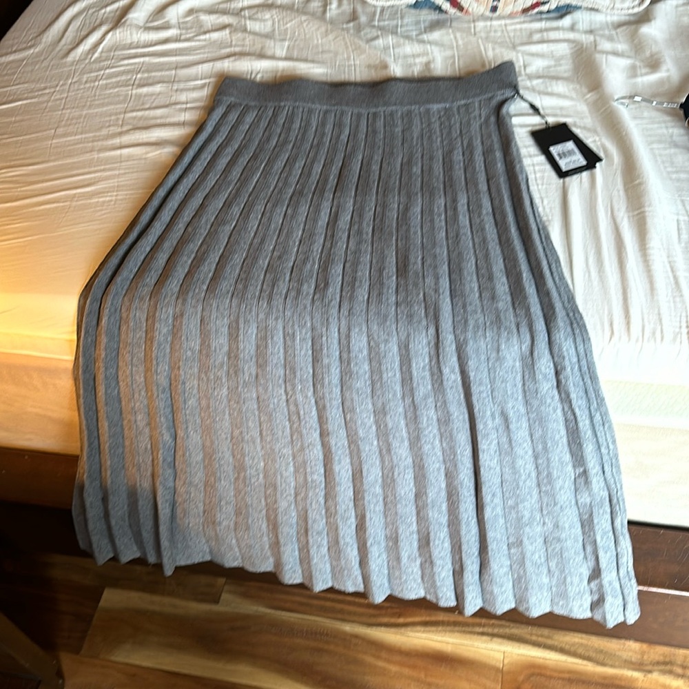Pleated CYRUS grey knit skirt - size large